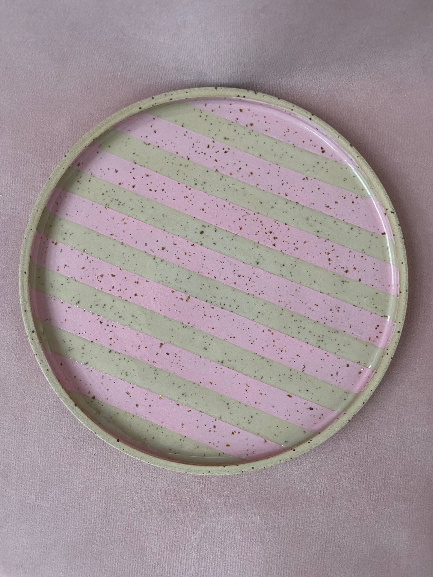 Pink stribet tallerken